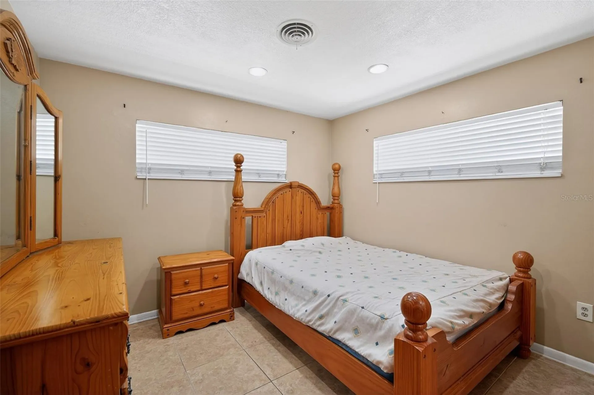 1406 Haven Bend Tampa FL 33613