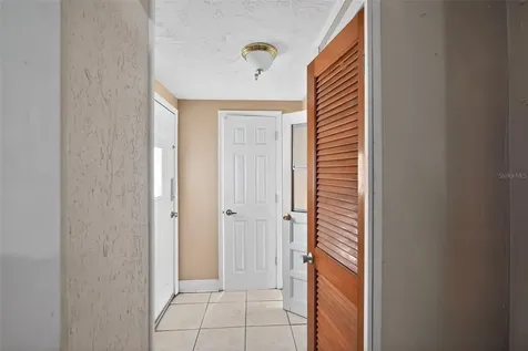 1406 Haven Bend Tampa FL 33613