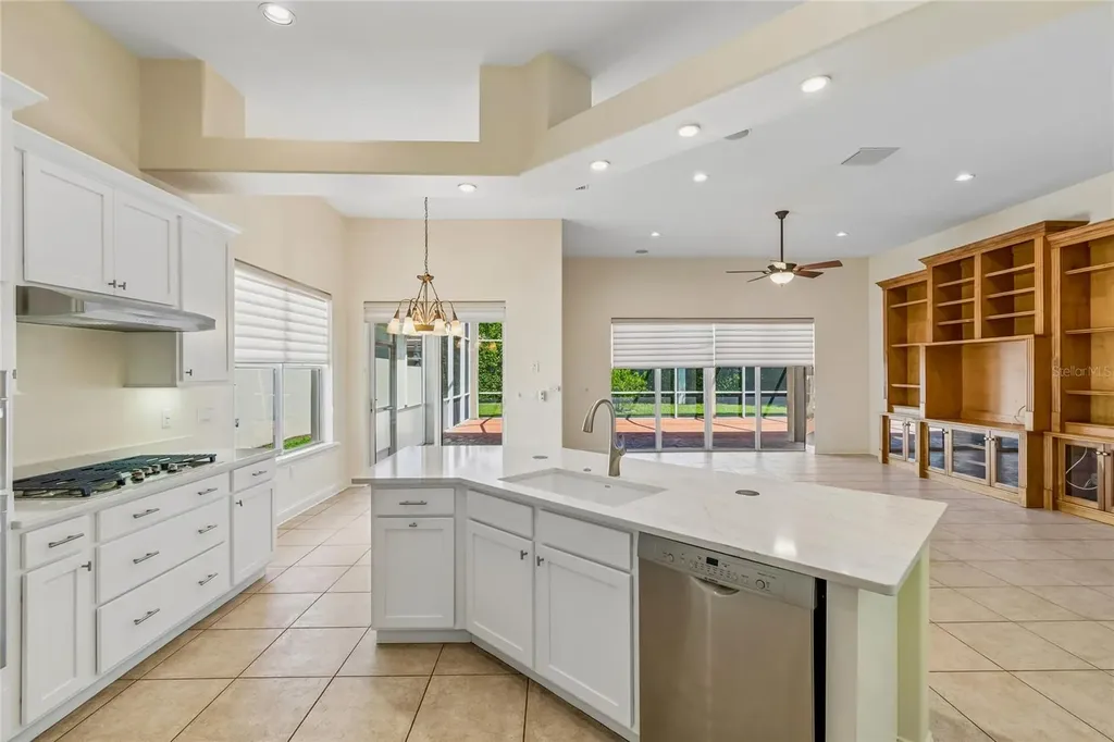 601 Viento De Avila Tampa FL 33613