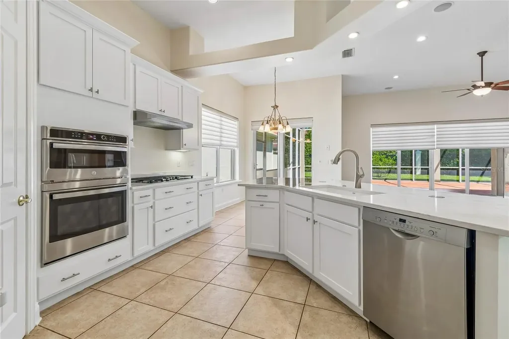 601 Viento De Avila Tampa FL 33613