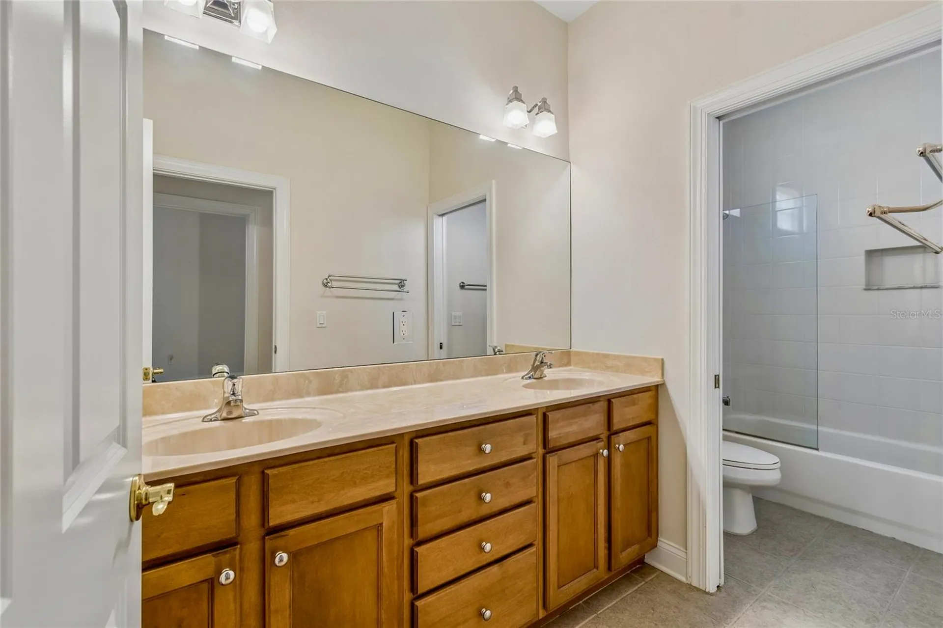601 Viento De Avila Tampa FL 33613