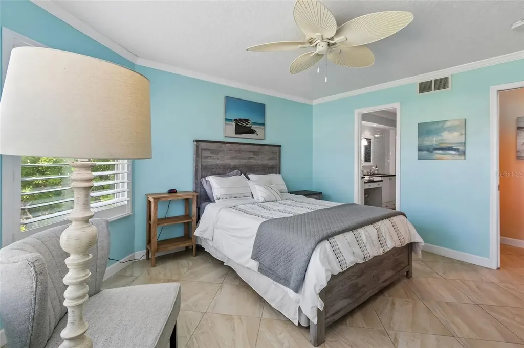 6085 Bahia Del Mar Boulevard St Petersburg FL 33715