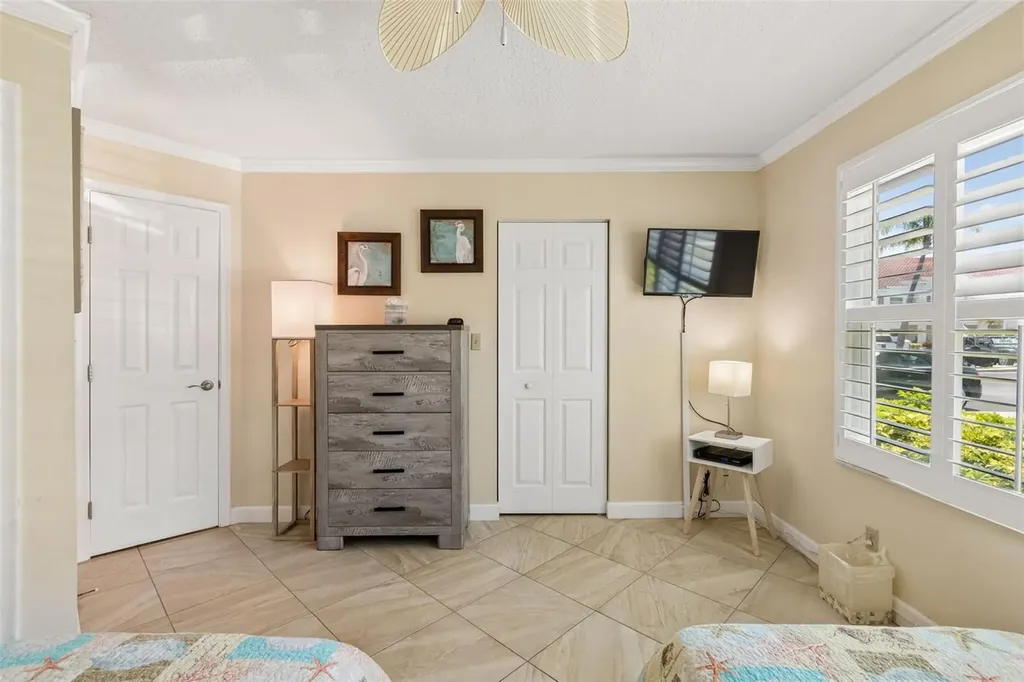 6085 Bahia Del Mar Boulevard St Petersburg FL 33715