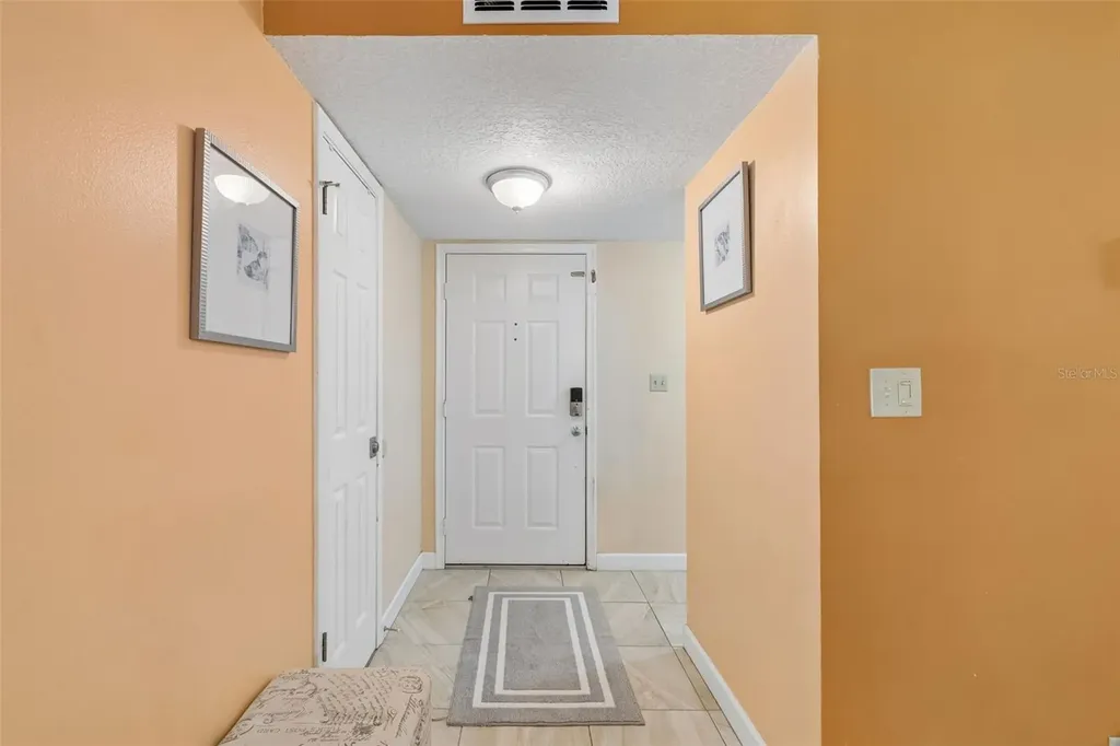 6085 Bahia Del Mar Boulevard St Petersburg FL 33715