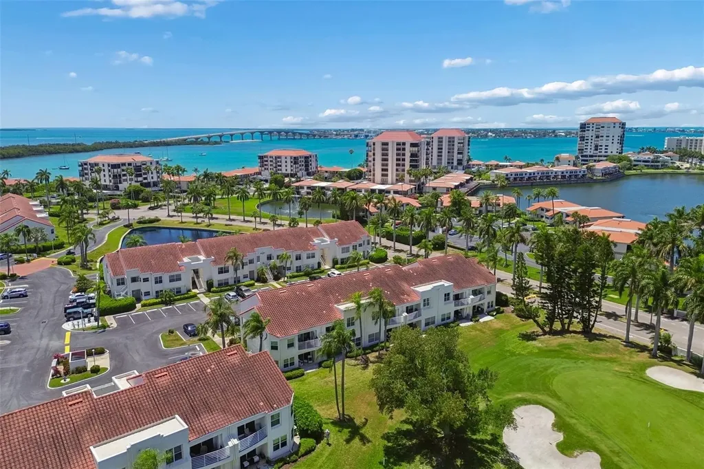 6085 Bahia Del Mar Boulevard St Petersburg FL 33715