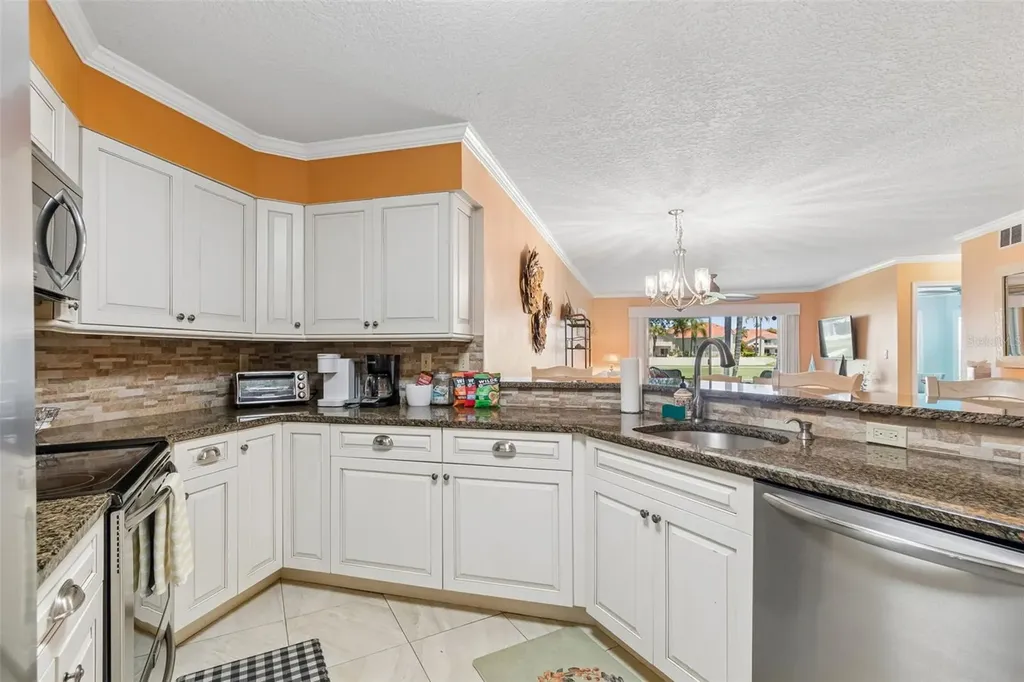 6085 Bahia Del Mar Boulevard St Petersburg FL 33715