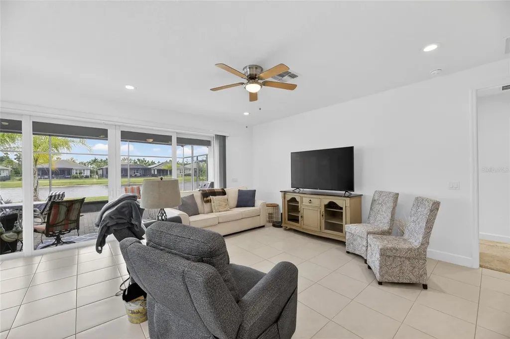 4915 Sienna Isles Avenue Wimauma FL 33598