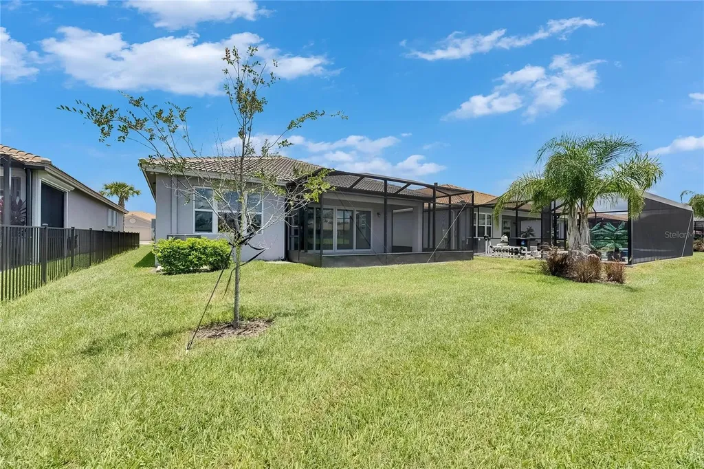 4915 Sienna Isles Avenue Wimauma FL 33598
