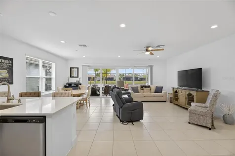4915 Sienna Isles Avenue Wimauma FL 33598