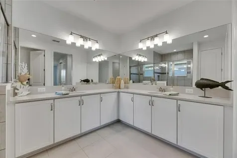 4915 Sienna Isles Avenue Wimauma FL 33598