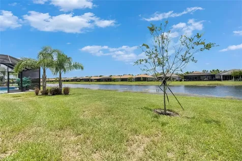 4915 Sienna Isles Avenue Wimauma FL 33598