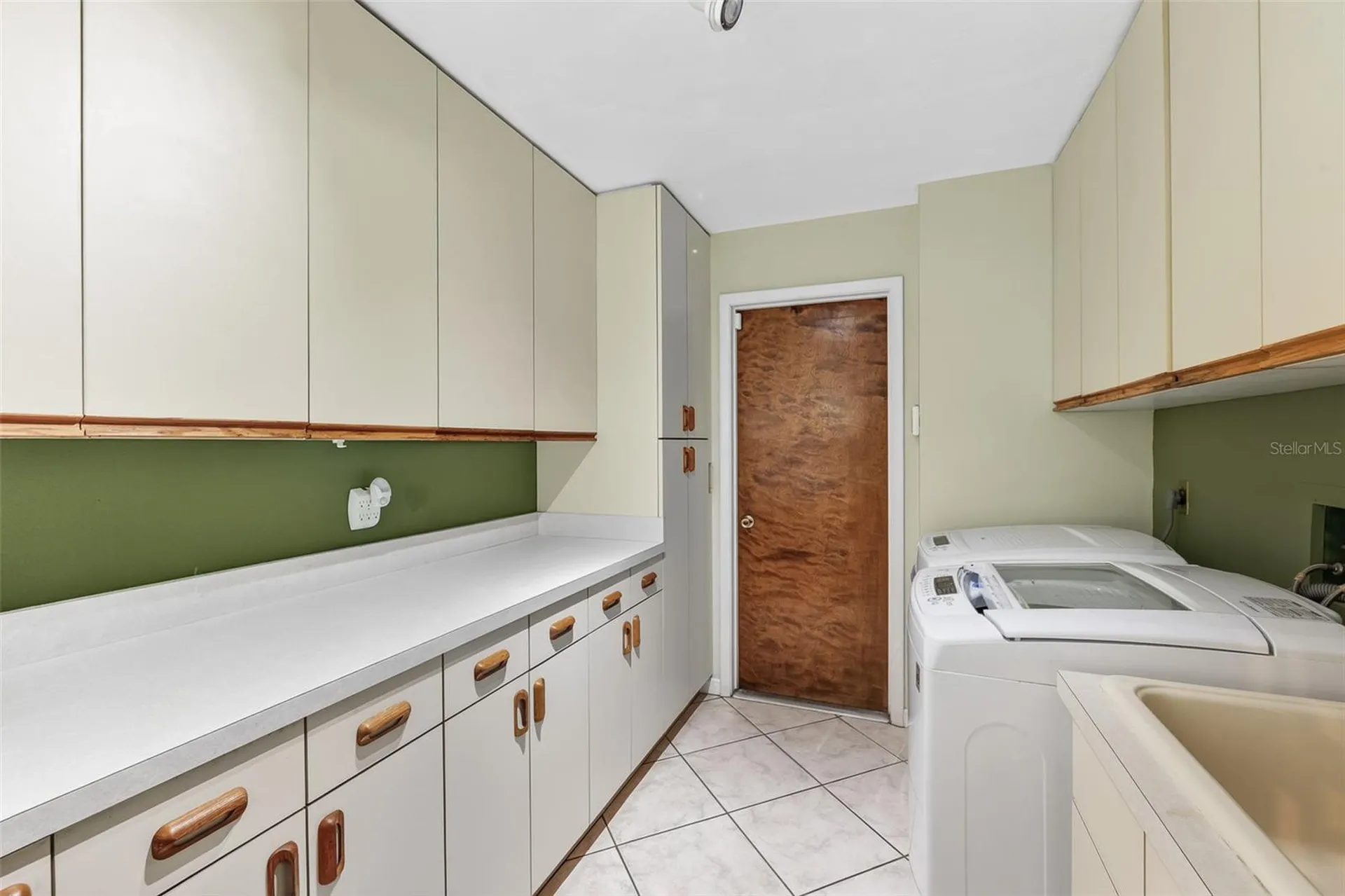 4587 Friar Tuck Lane Sarasota FL 34232