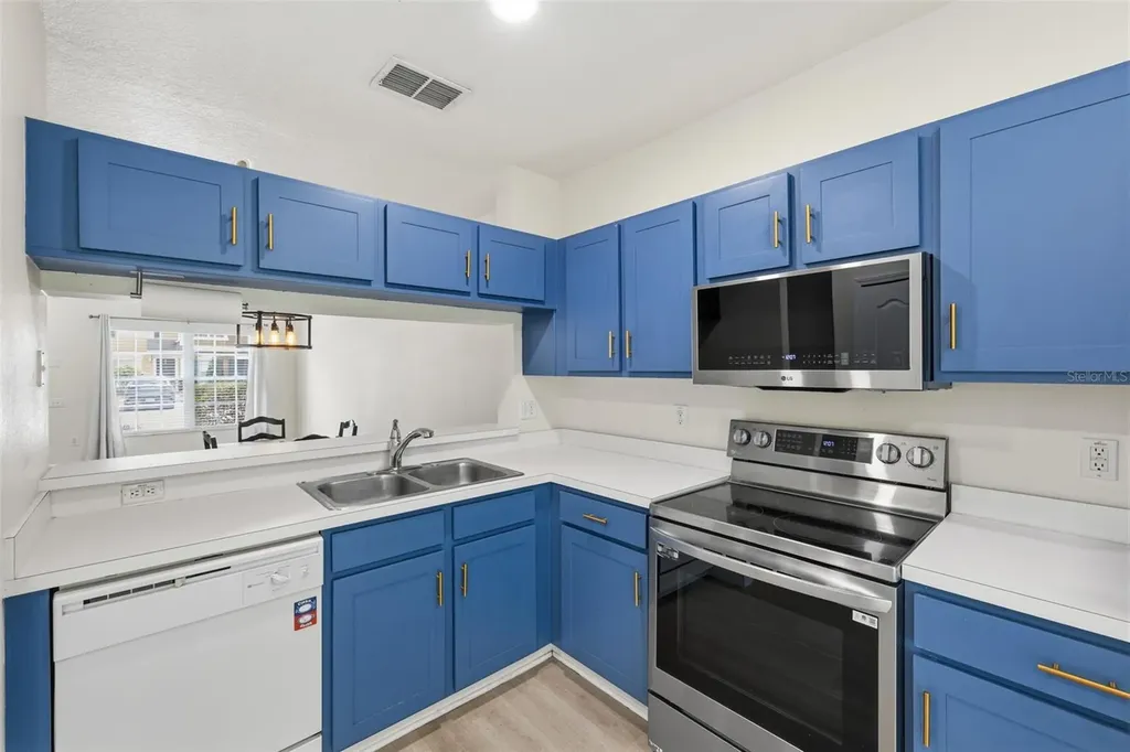 1141 Kennewick Court Wesley Chapel FL 33543