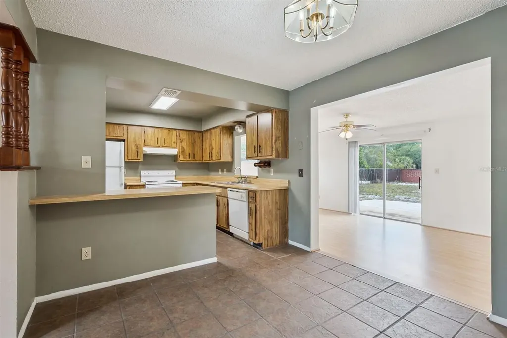 8723 Hill Pine Road Orlando FL 32825