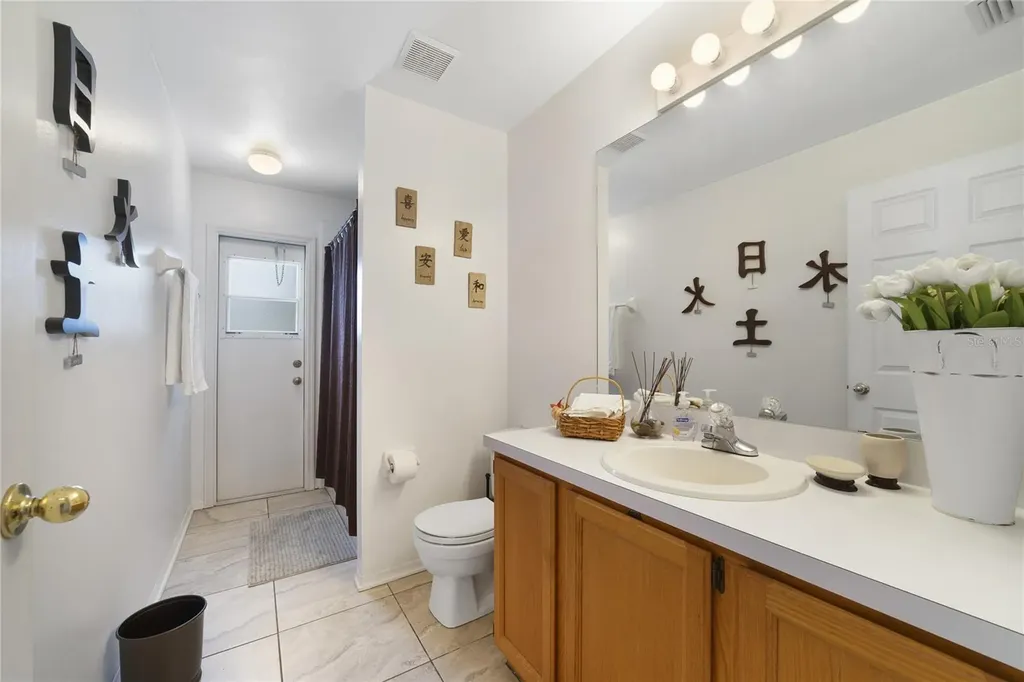 2382 Queenswood Circle Kissimmee FL 34743