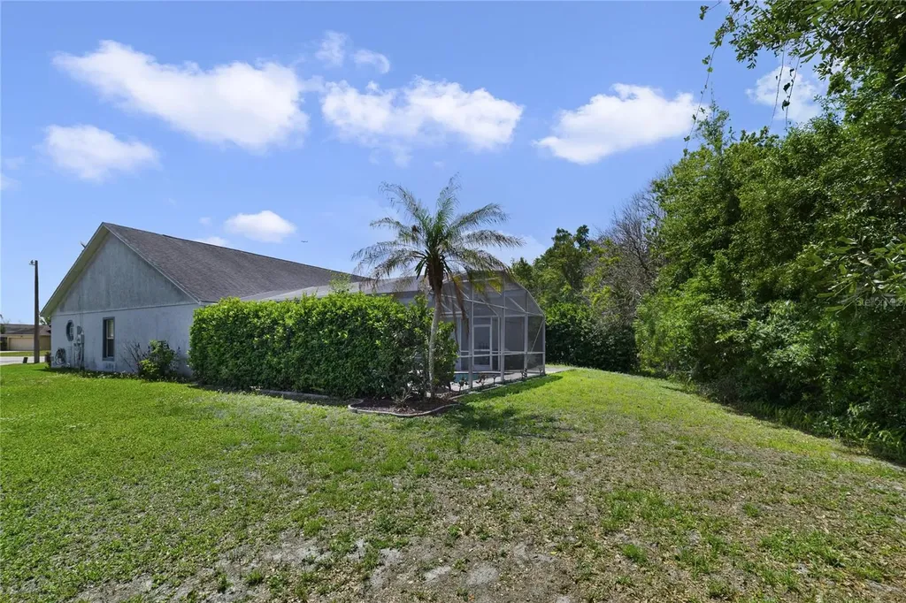 2382 Queenswood Circle Kissimmee FL 34743
