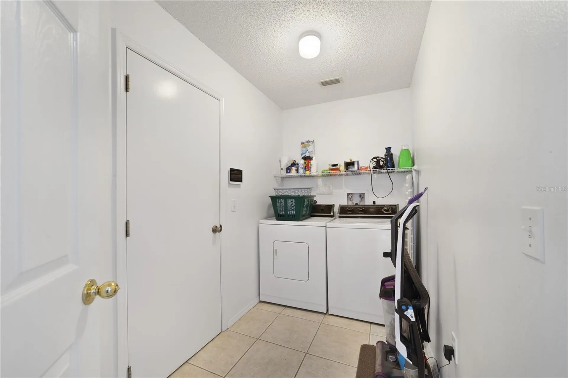 2382 Queenswood Circle Kissimmee FL 34743