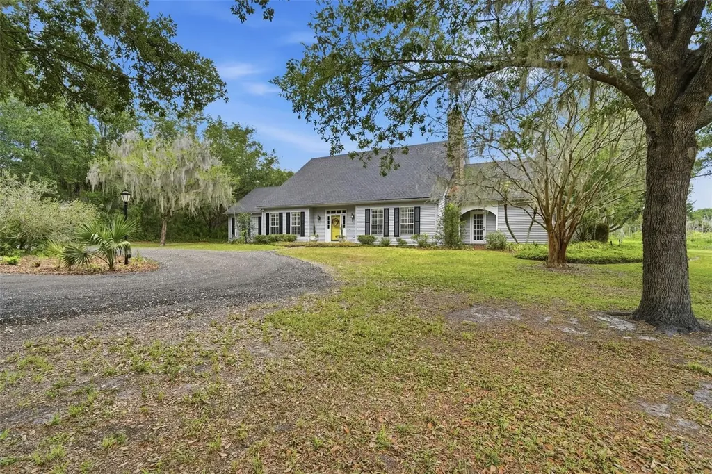 1245 Westoak Drive Deland FL 32720