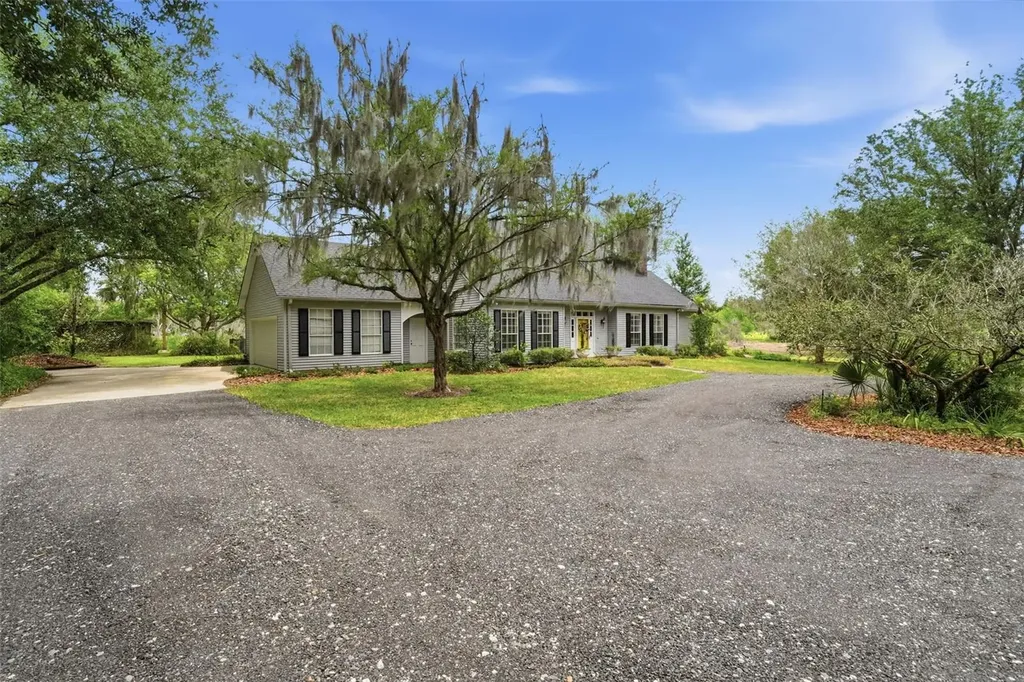 1245 Westoak Drive Deland FL 32720