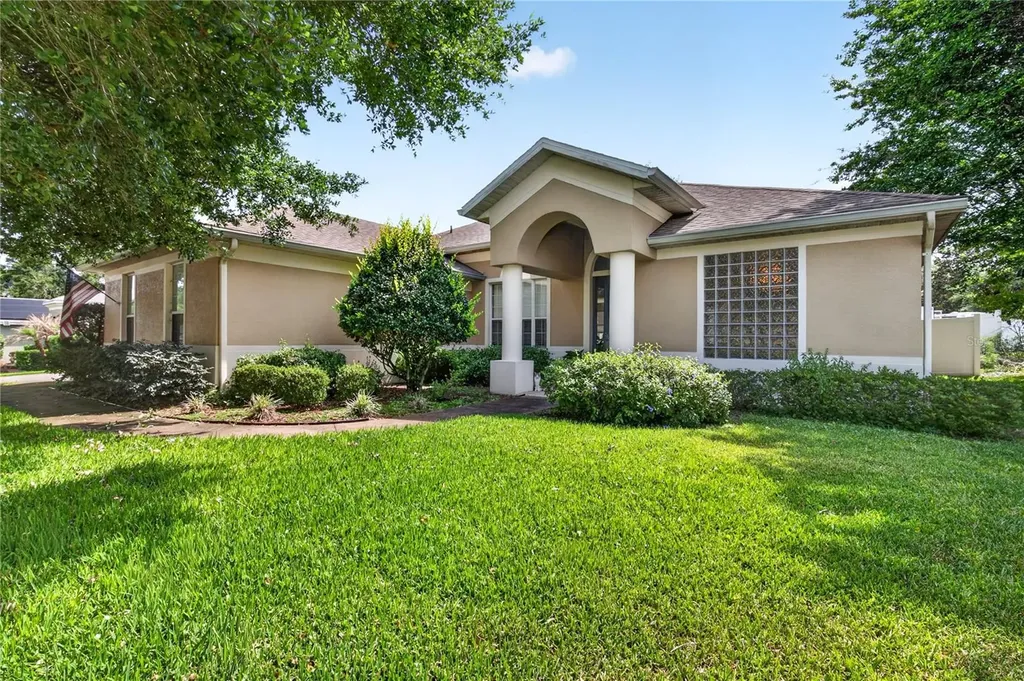 36806 Winfield Court Grand Island FL 32735