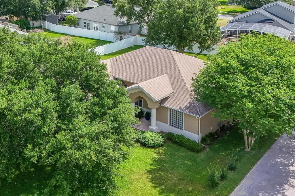 36806 Winfield Court Grand Island FL 32735