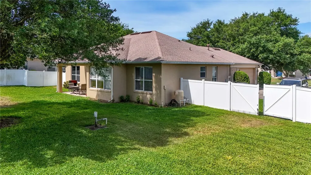 36806 Winfield Court Grand Island FL 32735