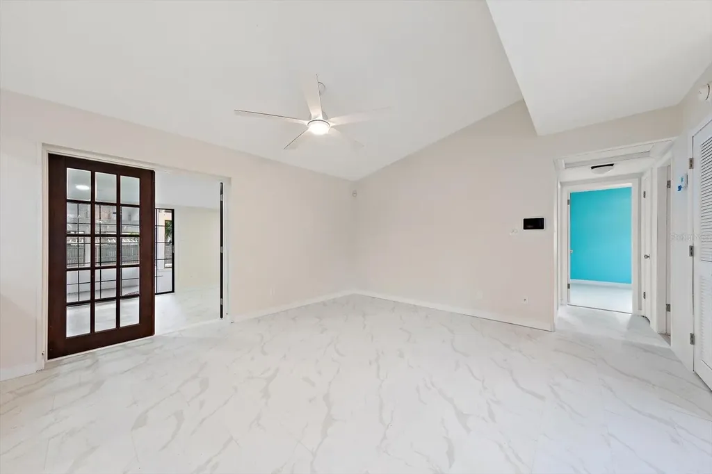 11012 52nd Avenue N St Petersburg FL 33708