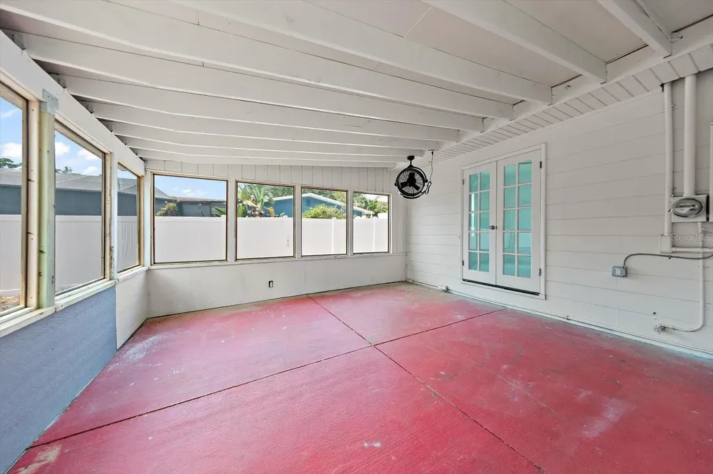 11012 52nd Avenue N St Petersburg FL 33708