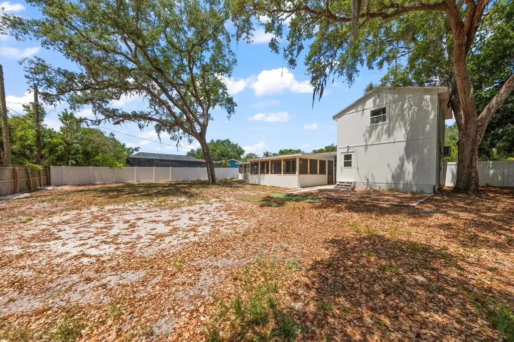 11012 52nd Avenue N St Petersburg FL 33708