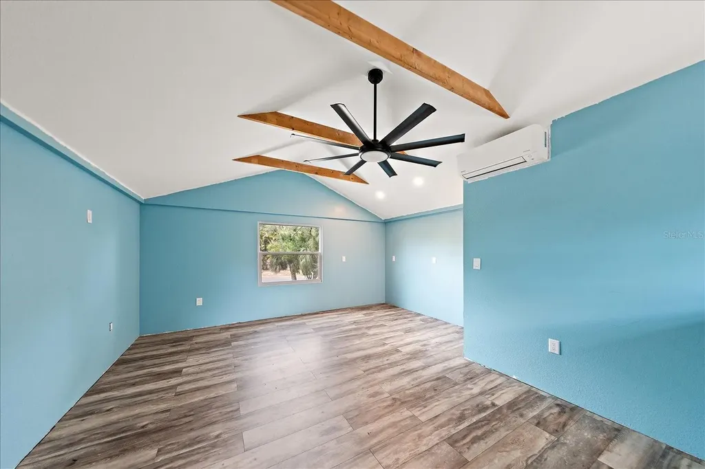11012 52nd Avenue N St Petersburg FL 33708
