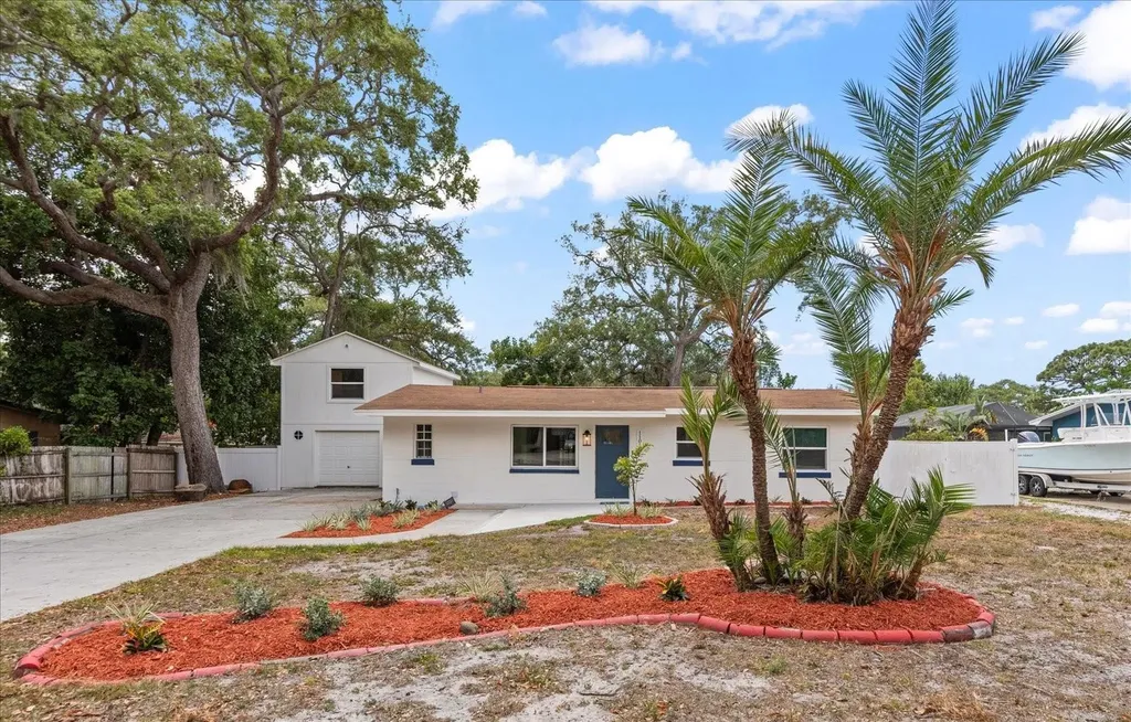 11012 52nd Avenue N St Petersburg FL 33708