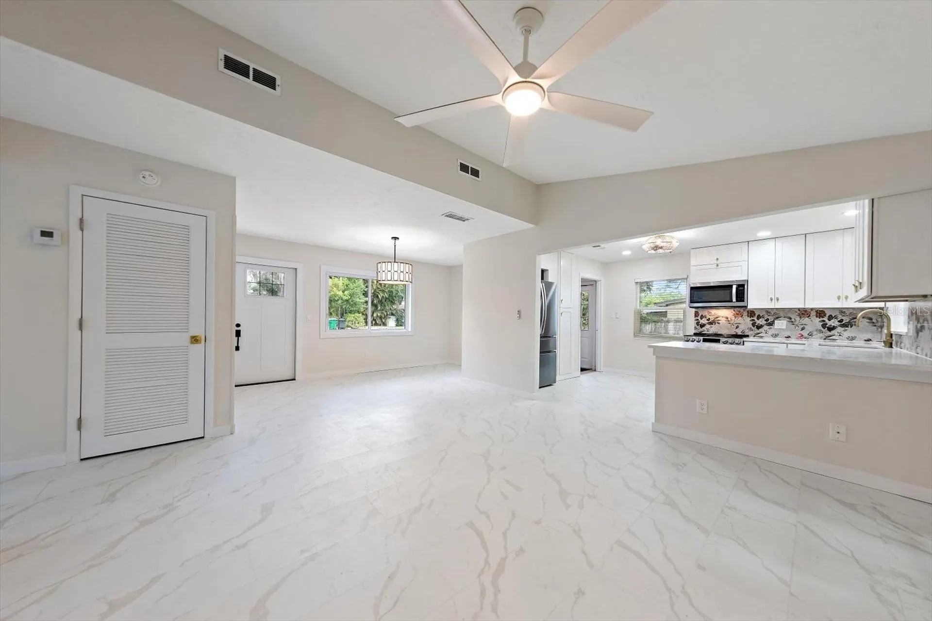 11012 52nd Avenue N St Petersburg FL 33708