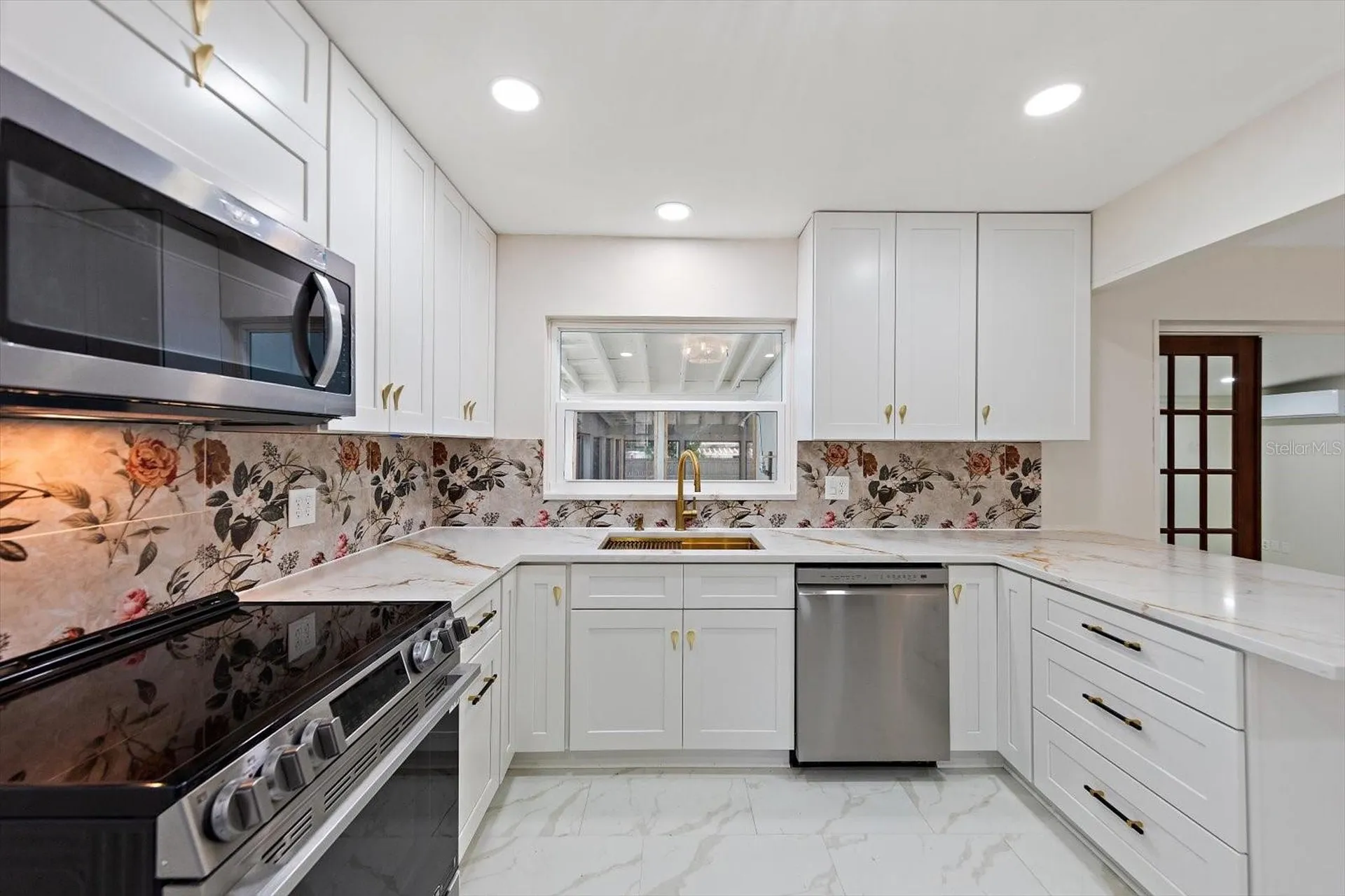 11012 52nd Avenue N St Petersburg FL 33708