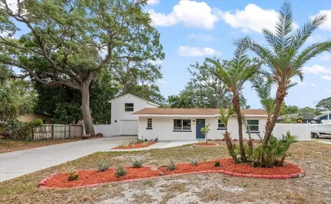 11012 52nd Avenue N St Petersburg FL 33708