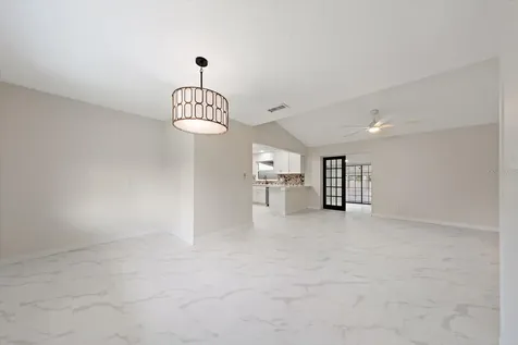 11012 52nd Avenue N St Petersburg FL 33708