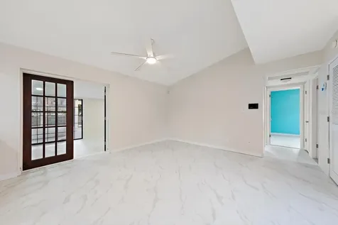 11012 52nd Avenue N St Petersburg FL 33708