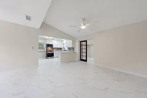 11012 52nd Avenue N St Petersburg FL 33708