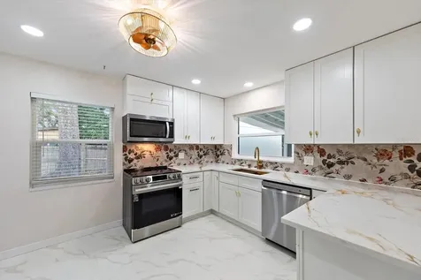 11012 52nd Avenue N St Petersburg FL 33708