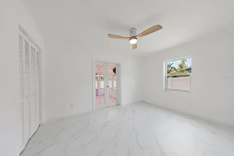 11012 52nd Avenue N St Petersburg FL 33708