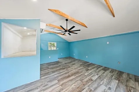 11012 52nd Avenue N St Petersburg FL 33708