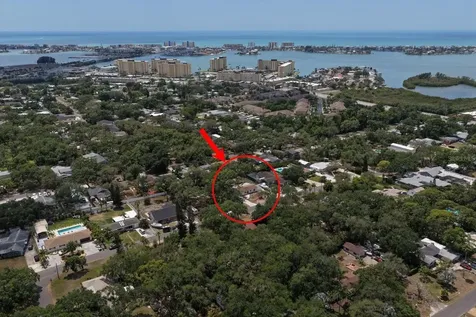 11012 52nd Avenue N St Petersburg FL 33708