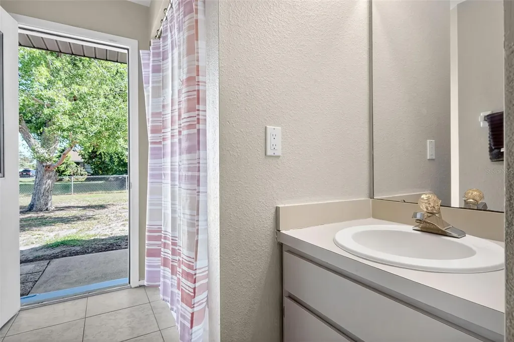 9116 Castlehill Avenue Englewood FL 34224