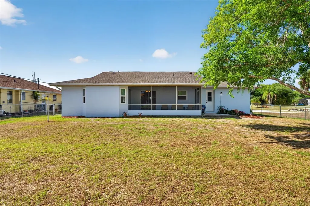 9116 Castlehill Avenue Englewood FL 34224