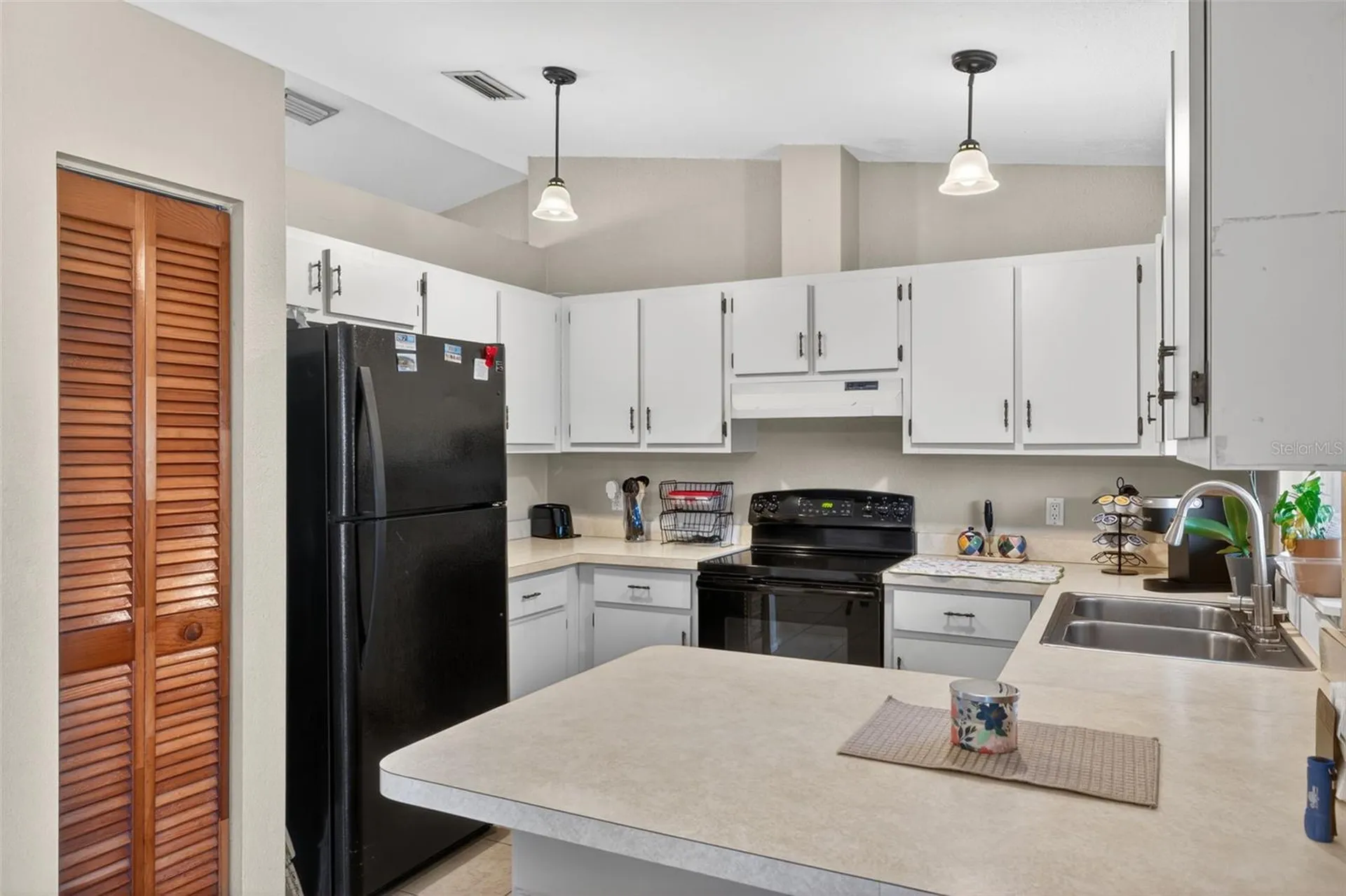 9116 Castlehill Avenue Englewood FL 34224
