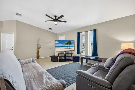 9116 Castlehill Avenue Englewood FL 34224