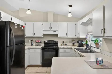 9116 Castlehill Avenue Englewood FL 34224