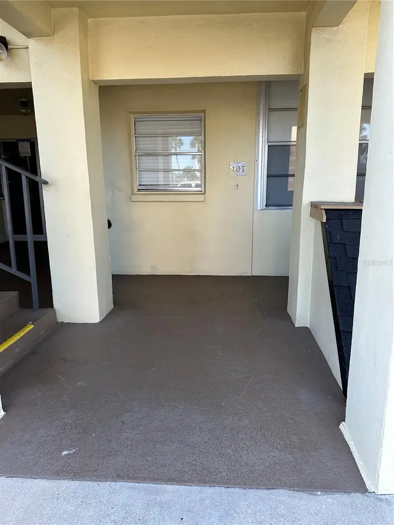 4700 Cove Circle St Petersburg FL 33708