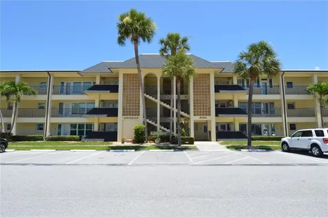 4700 Cove Circle St Petersburg FL 33708