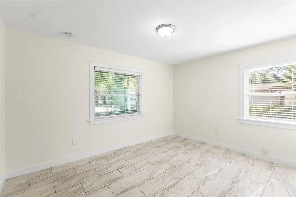 1901 E Shadowlawn Avenue Tampa FL 33610
