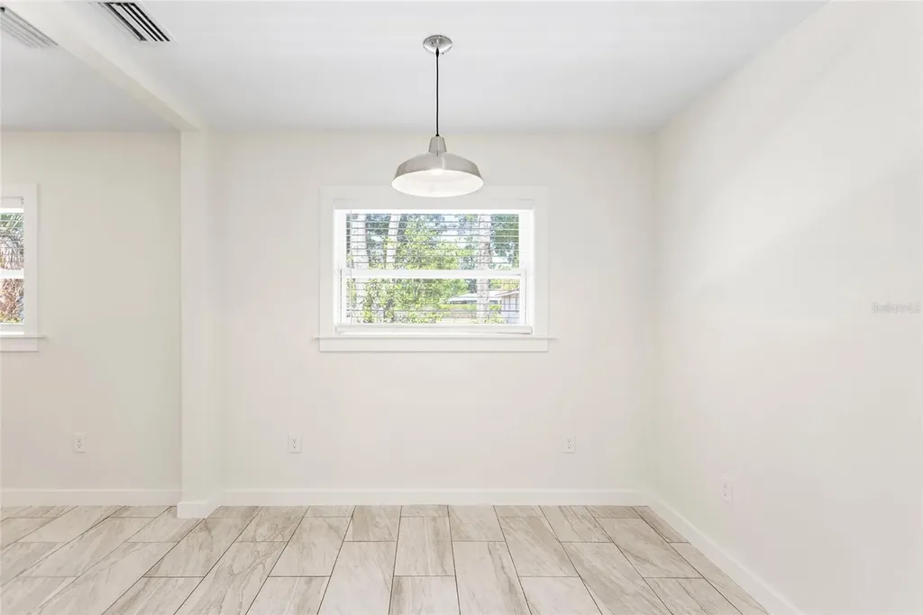 1901 E Shadowlawn Avenue Tampa FL 33610